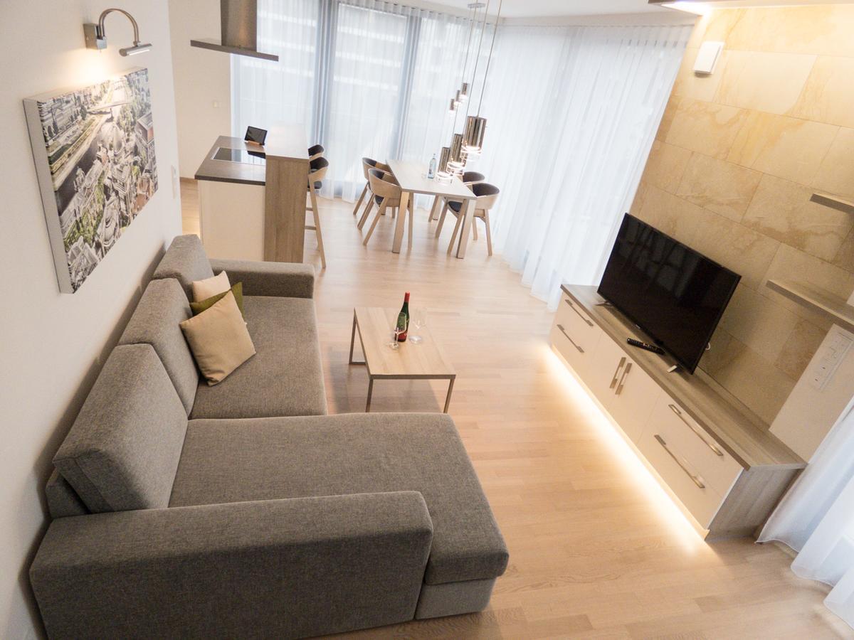 Aparthotel Residenz Am Zwinger Dresde Exterior foto A modern apartment in the center of the city