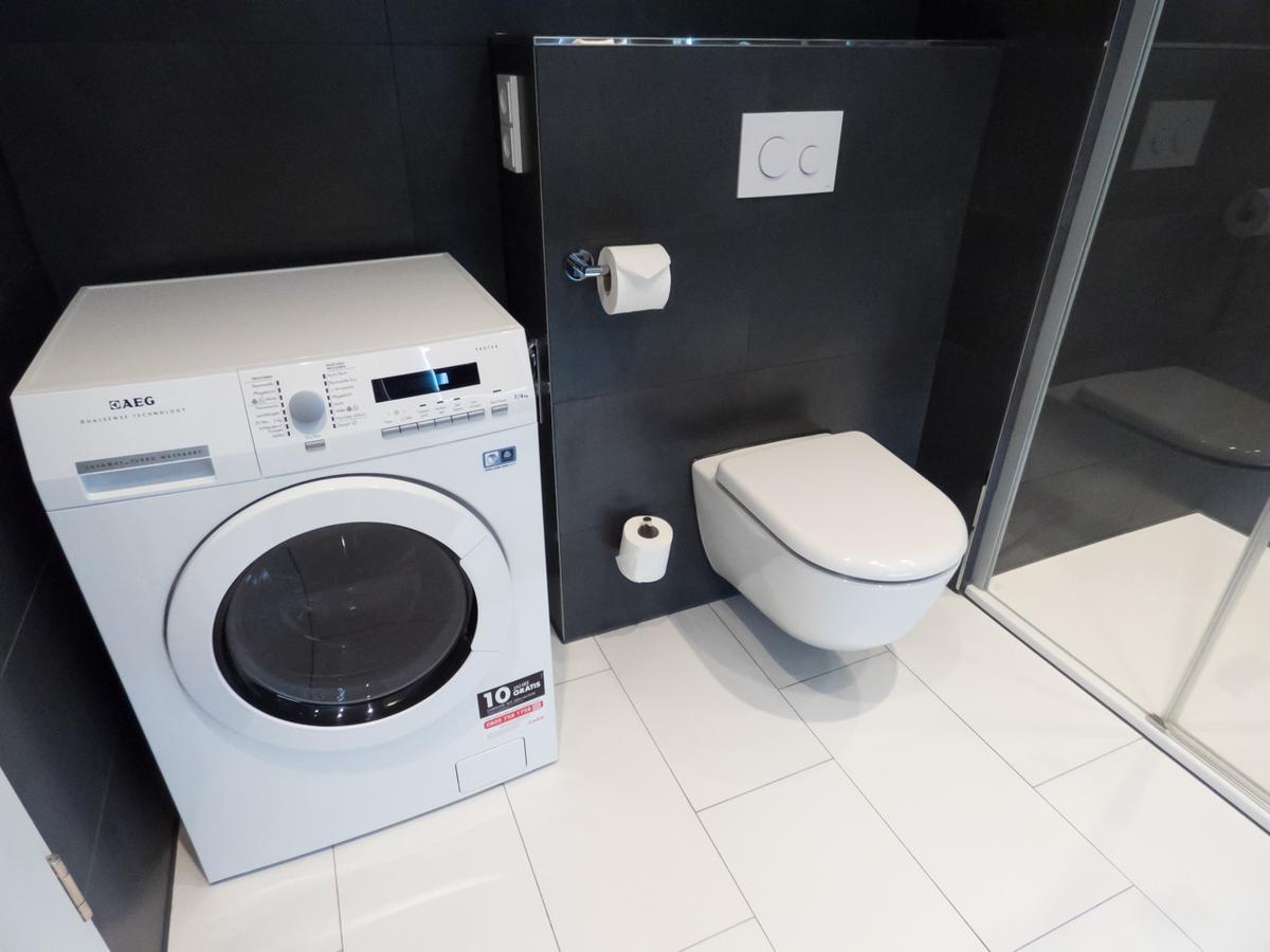 Aparthotel Residenz Am Zwinger Dresde Exterior foto A modern washing machine