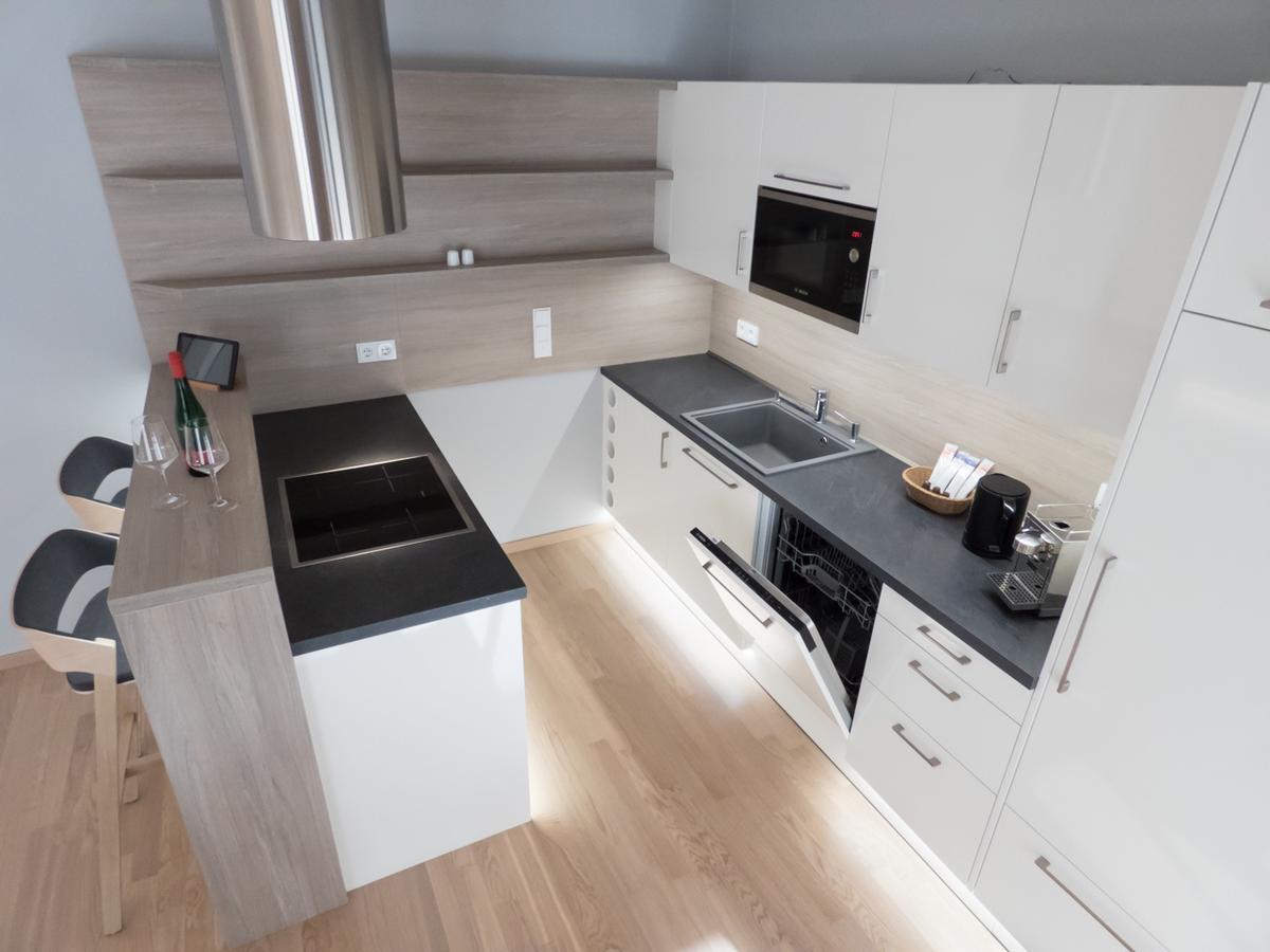 Aparthotel Residenz Am Zwinger Dresde Exterior foto A modern German kitchen